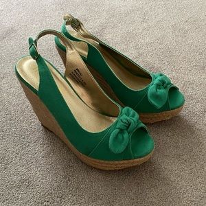 Green peep toe sling back wedges